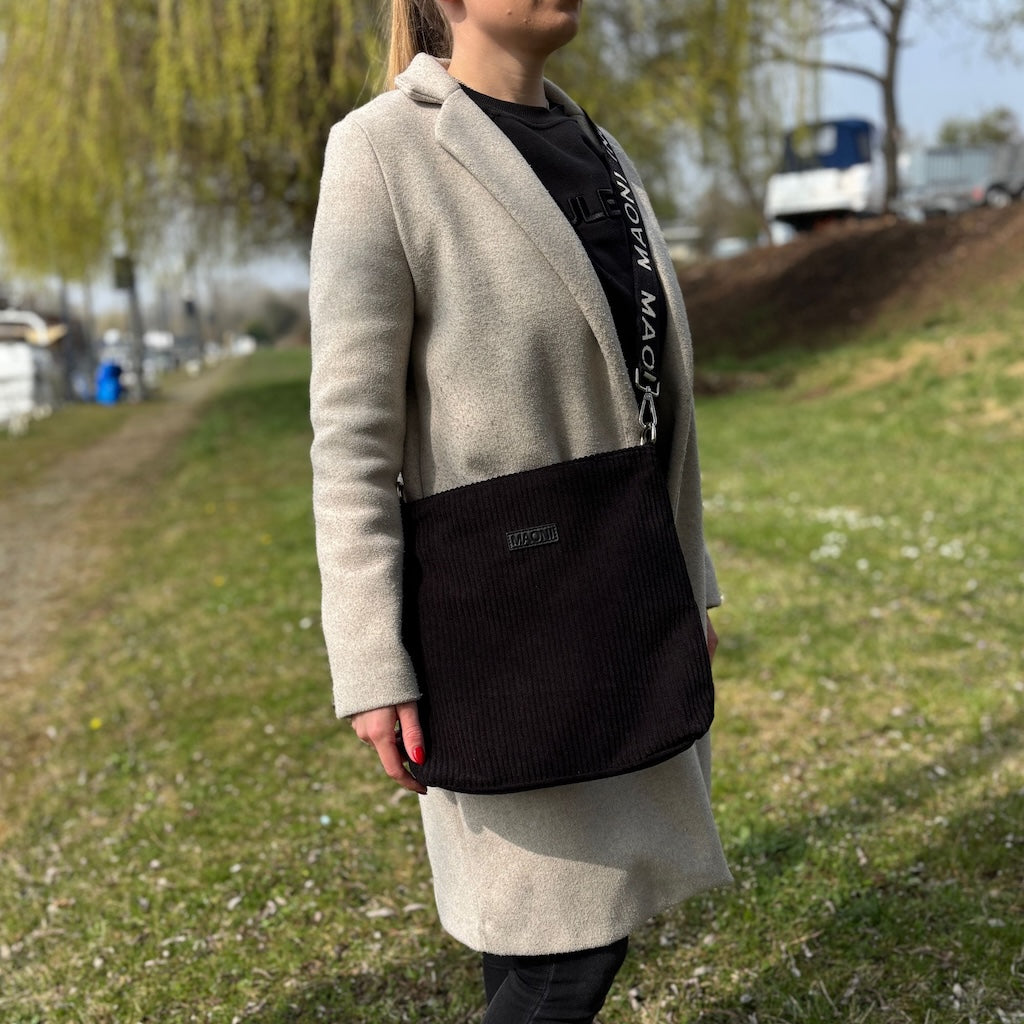 Cord_Umhaengetasche_schwarzer_Kordstoff