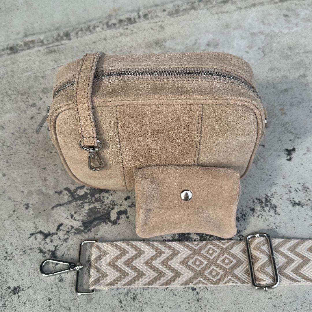 Umhaengetasche_Wildleder_MAONI_mit_Geldboerse_und_breitem_Gurt