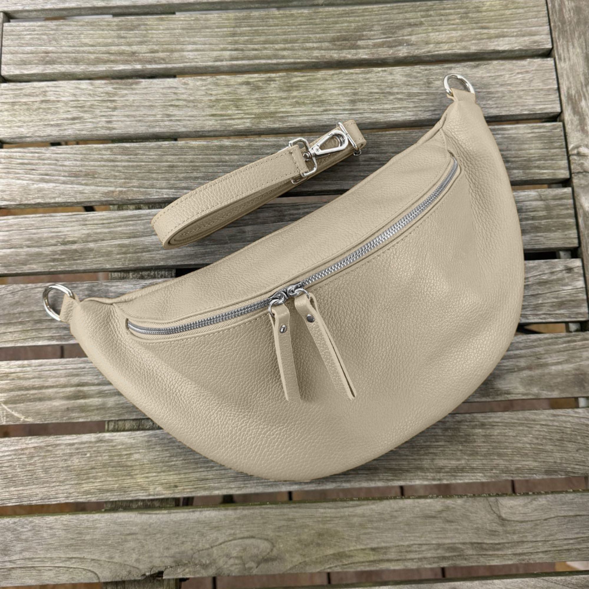 XL Bauchtasche aus Leder in Taupe