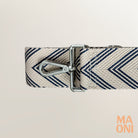 blauer Taschengurt mit Zacken