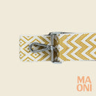 Moderner Taschengurt ausgeschnitten mit MAONI Logo.