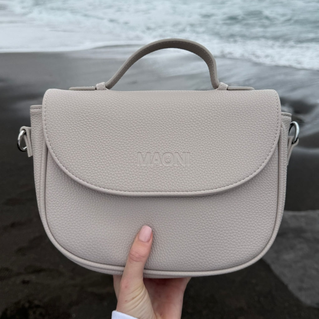 graue Halfmoon Bag ohne Gurt