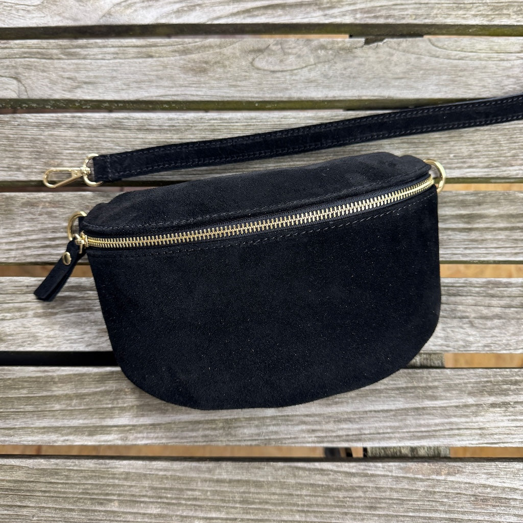 mittelgroße MAONI Bauchtasche aus Velorusleder in der Farbe Schwarz mit goldenen Details