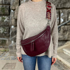 XL Bauchtasche aus Leder in der Farbe rot mit Rotem Wechselriemen