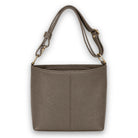 Umhängetasche Monica in Dunkeltaupe aus Echtleder mit goldfarbenen Details
