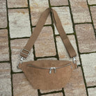 kleine Cord Bauchtasche in braun
