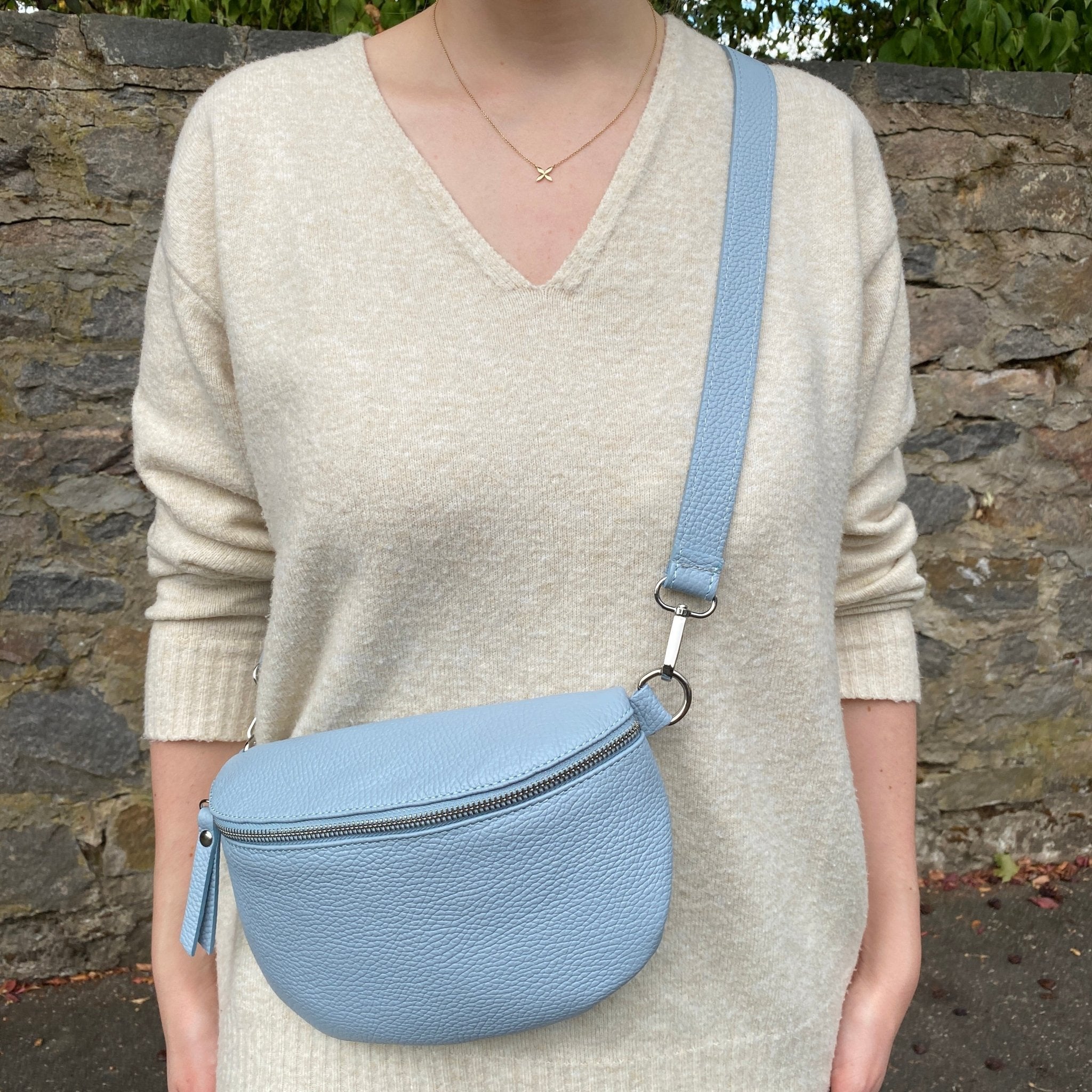 Bauchtasche Damen Milano aus Leder in Hellblau - MAONI